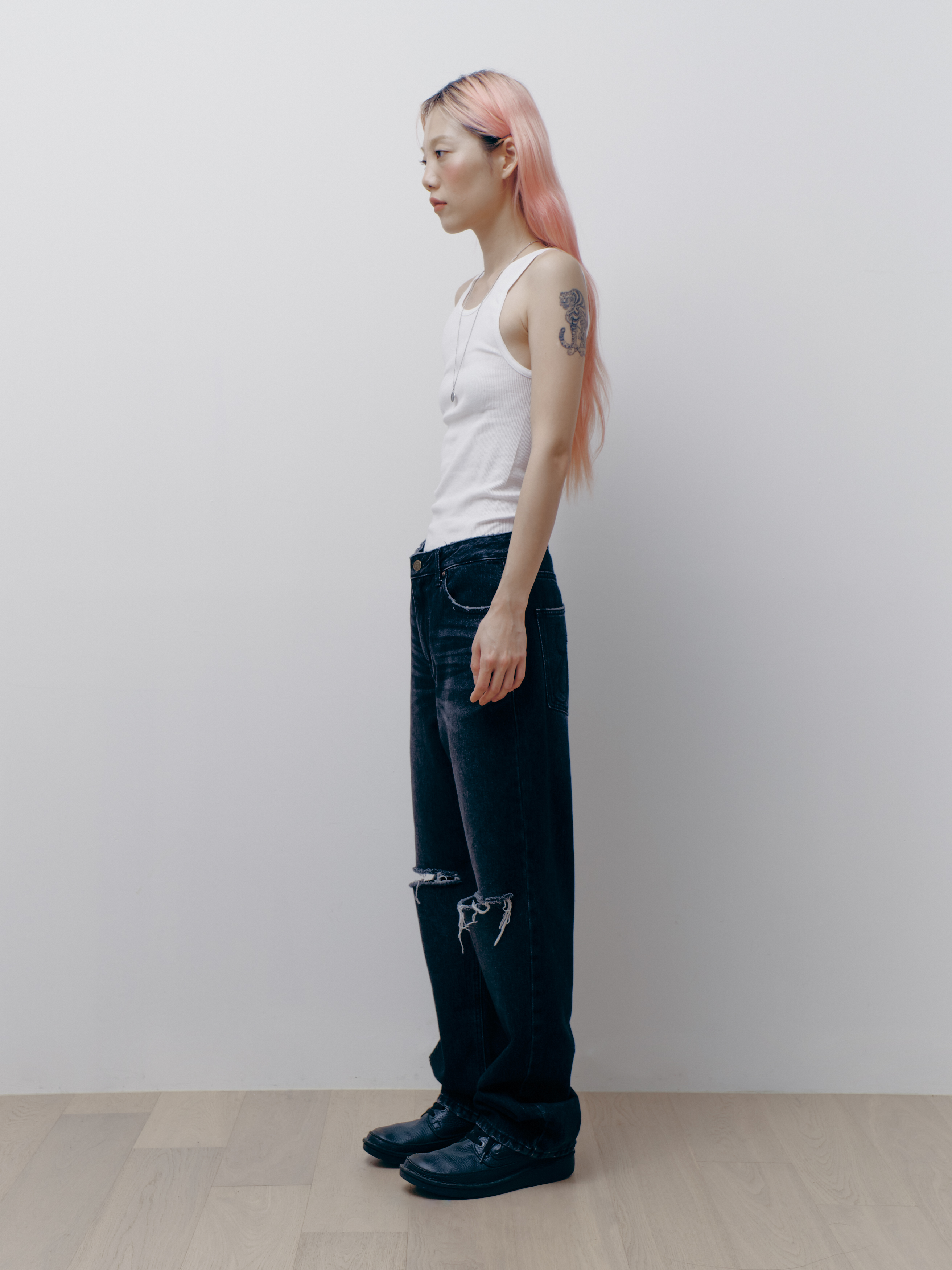 ☆韓国の人気☆【GLOWNY】☆95 DESTROYED STRAIGHT FIT JEAN.S☆ ☆韓国の人気☆【GLOWNY】☆95 DESTROYED STRAIGHT FIT JEAN.S