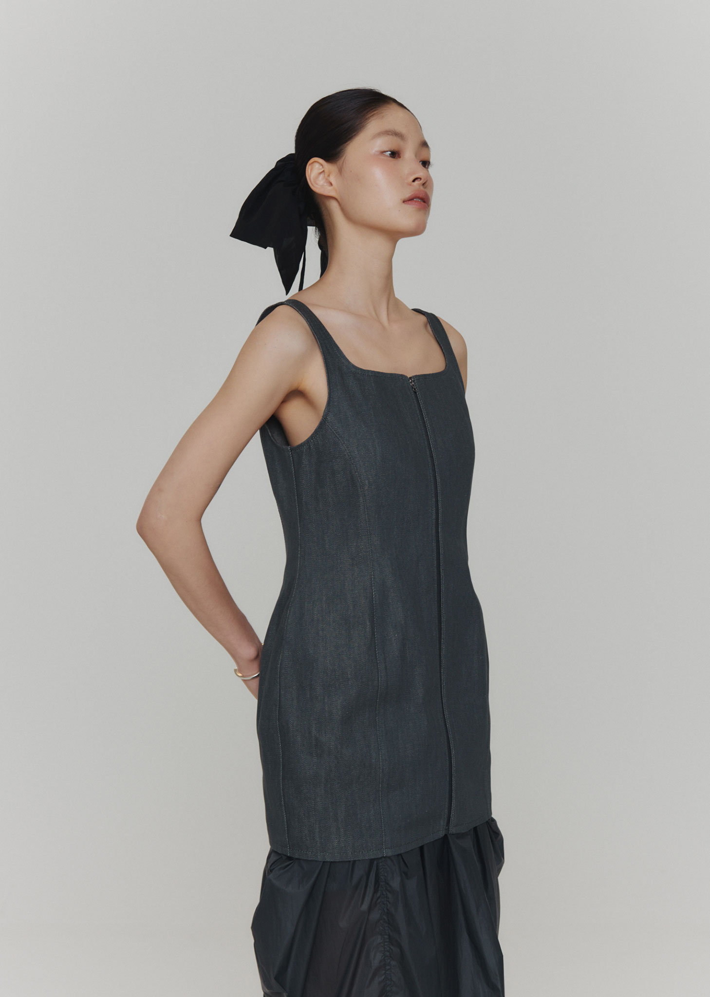 아모멘토(AMOMENTO) HOURGLASS DENIM VEST (2COLORS) - 사이즈