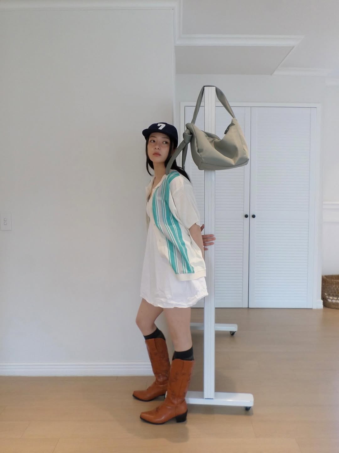 ROUGE N LOUNGE_python_ming_0_0