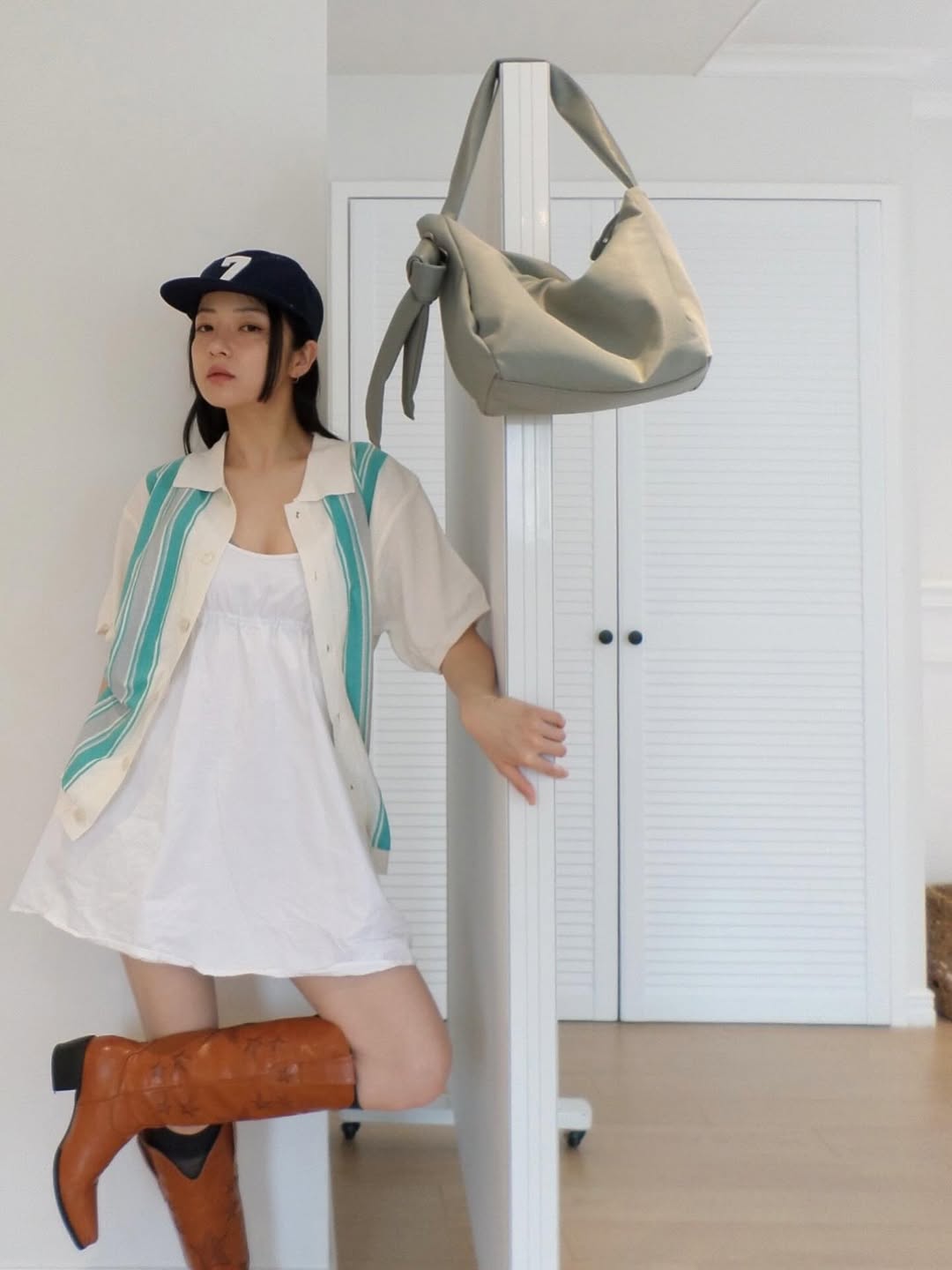 ROUGE N LOUNGE_python_ming_0_2