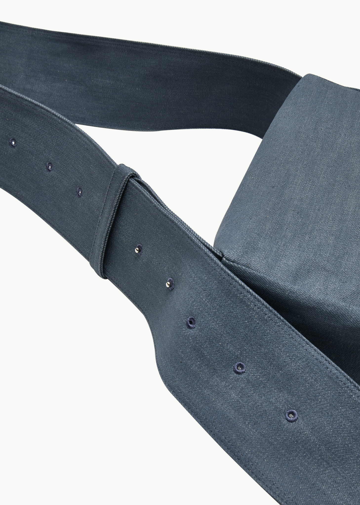 AMOMENTO　　DENIM CUBE BAG MUSINSA | AMOMENTO DENIM CUBE BAG (2COLORS)